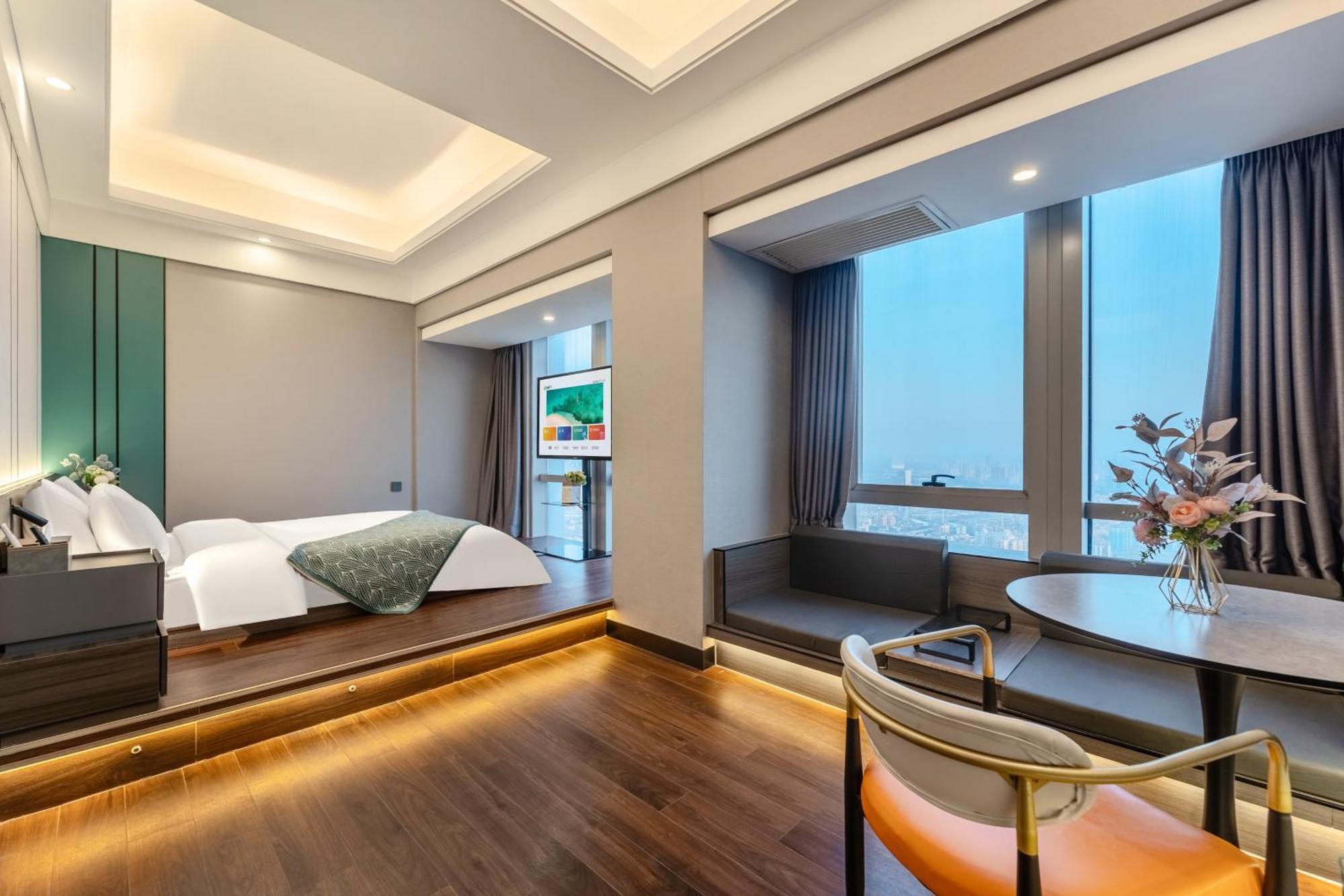 Star Stage International Apartment Hotel - 1Min To Line2 & Line8 Changgang Stn-Free Private Car Delivery To Canton Fair From Oct 14Th To Nov 4Th Exterior photo